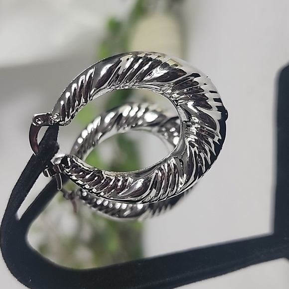 Silver Doorknocker Style Hollow Hoop Earrings - Picture 5 of 7